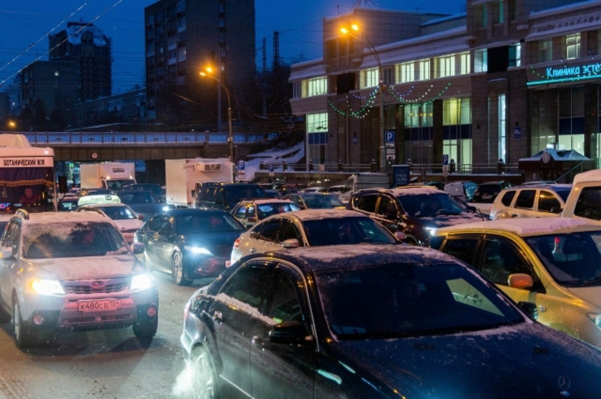    В Новосибирске из-за снегопадов ждут заносов и гололёда