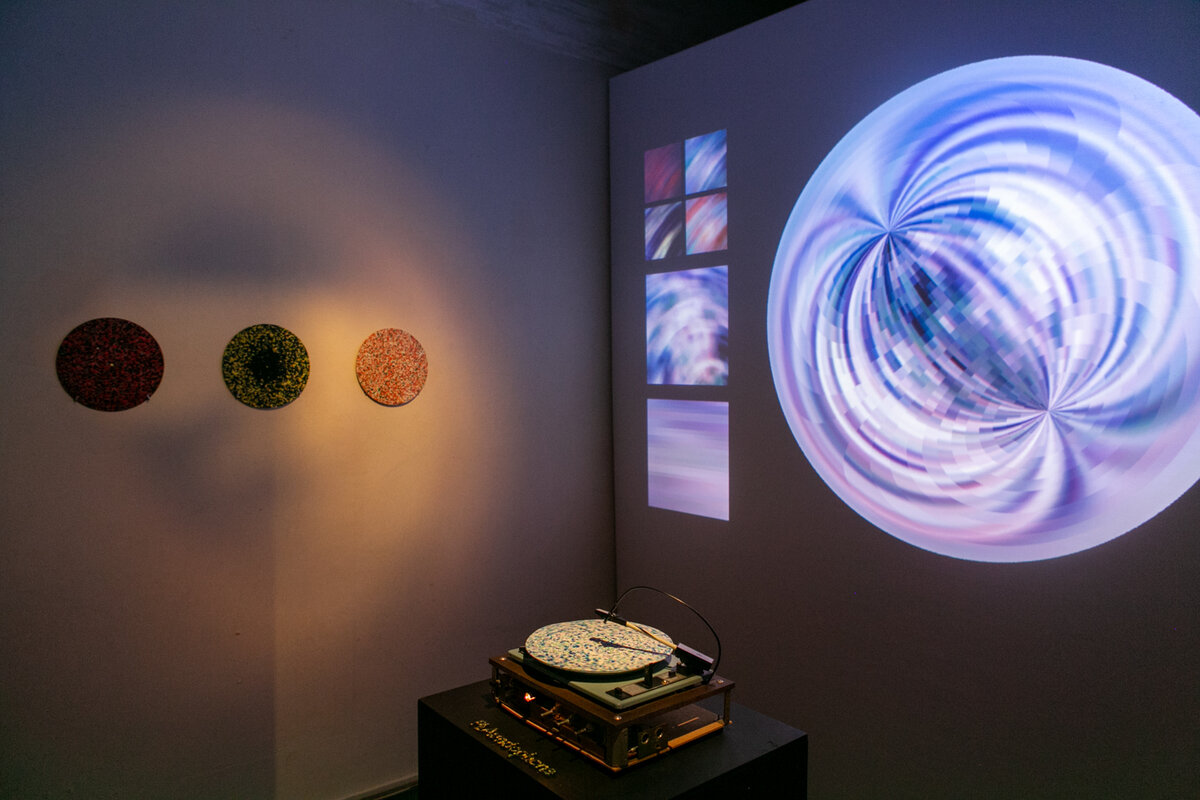 Выставка звуковых объектов и саунд-инсталляций «РЕСАЙКЛ САУНД» Куратор Катя Бочавар Надя Хухи, Григорий Цветков. PLAundophone звуковая инсталляция, 2022