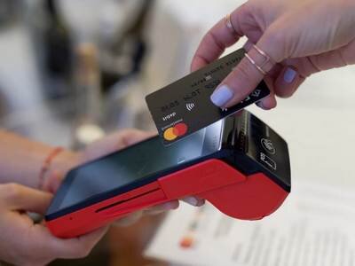    СМИ: поставщик 50% платёжных терминалов готовится покинуть Россию