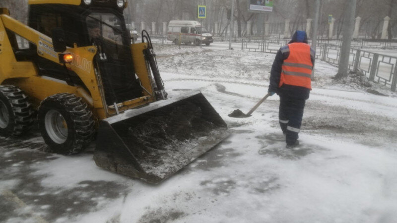     Борьба с гололедом в Барнауле. barnaul.org