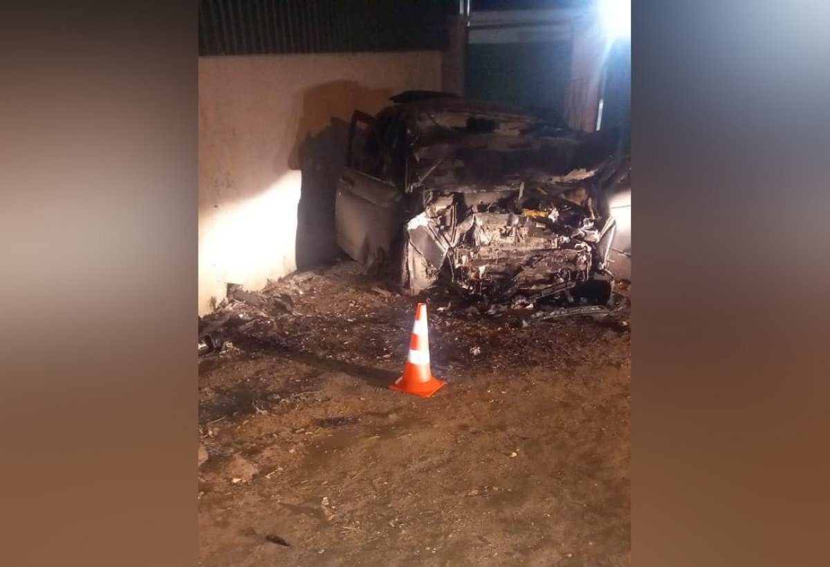    В Воронеже 32-летний водитель ВАЗ-2112 врезался в здание и погиб