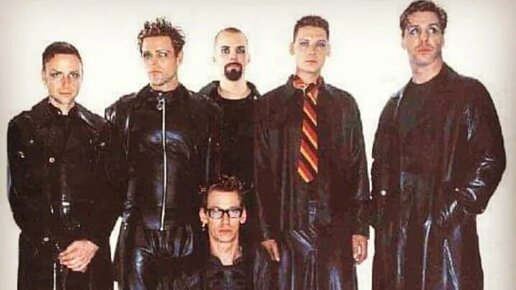 Herzeleid album. Titan player похожие программы. Rammstein обложки dvd. Лайв аус берлин рамштайн 1998. Rammstein laichzeit перевод.