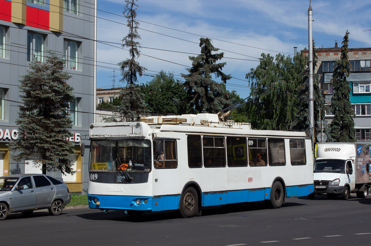 ЗиУ-682Г-016.04 в Курске, сняты с пассажирских перевозок, на данный момент являются учебными машинами.