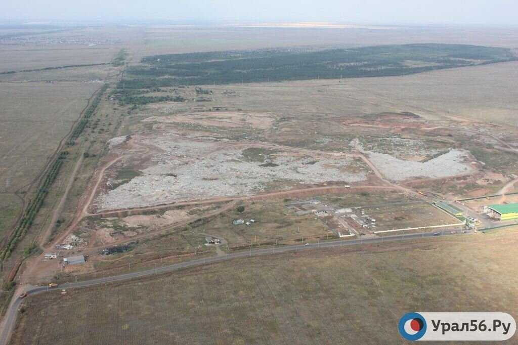    Дело в тарифах? В Оренбургской области предприниматели продолжают вывозить мусор в поля