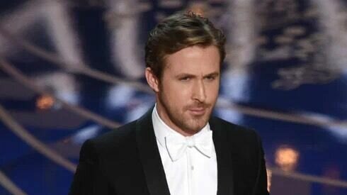     Житель Набережных Челнов сменил свое имя и стал Райаном Гослингом. Такую информацию в ходе Делового понедельника озвучила начальник управления ЗАГС Равиля Зарипова.