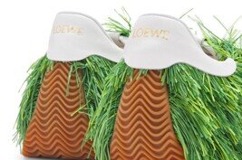    Стоит такое чудо 1700 долларов, в переводе по курсу — 125 500 рублей. Фото: Loewe