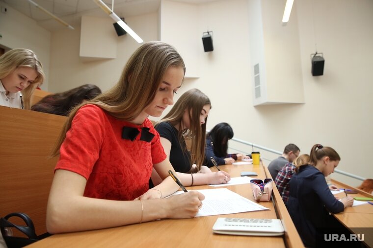    Учащихся лицея распределят в другие городские школы
