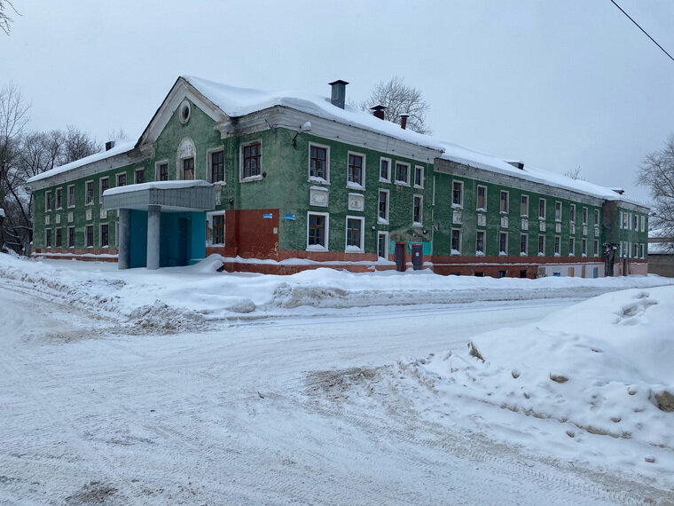    Бывшее городское профтехучилище готовило кадры для строительной отрасли. В 2011 году его упразднили