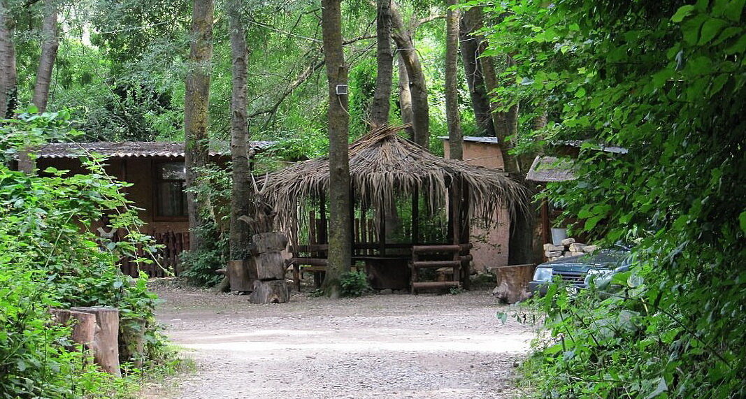 По Африканской деревне в Сукко