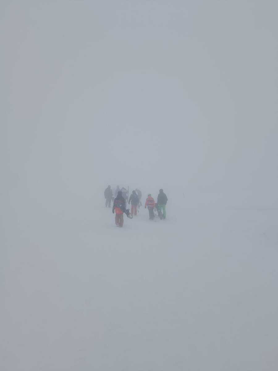 Альпика, дорога к спуску с горы