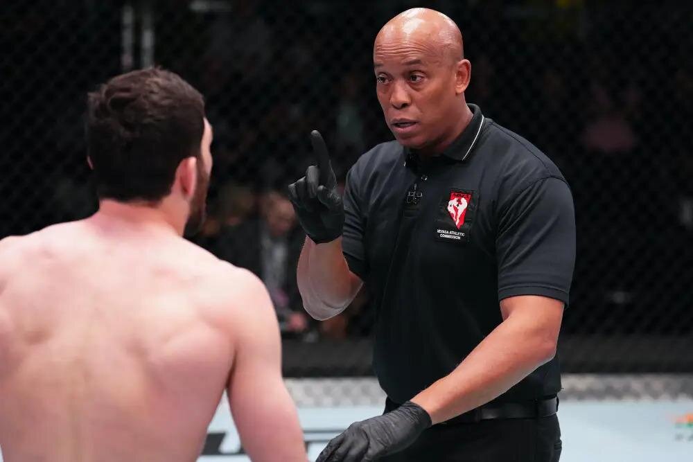     Нурулло Алиев и Марк Смит