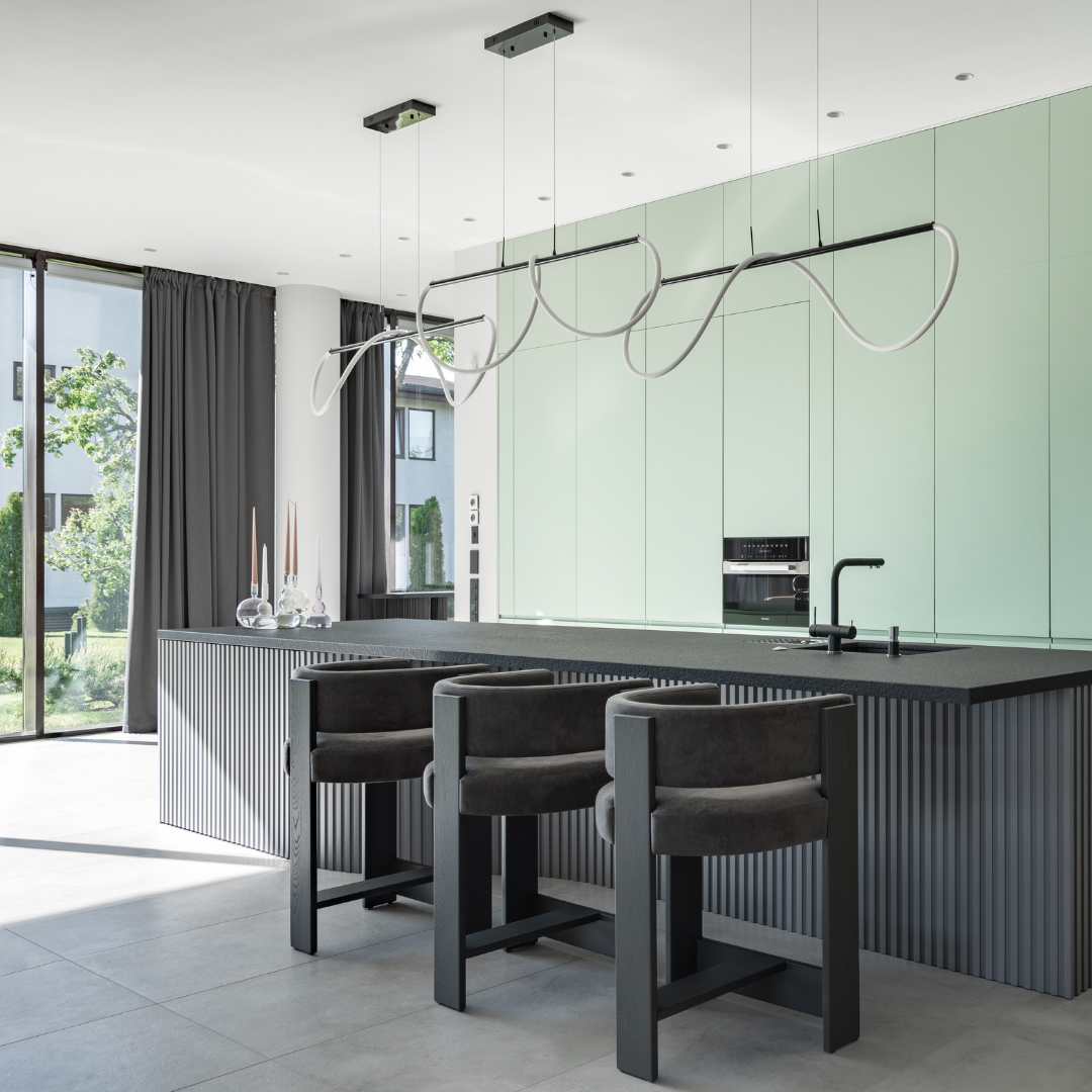 Реализованный интерьер: In2design. Барные стулья: Sofas & Decor SD-673