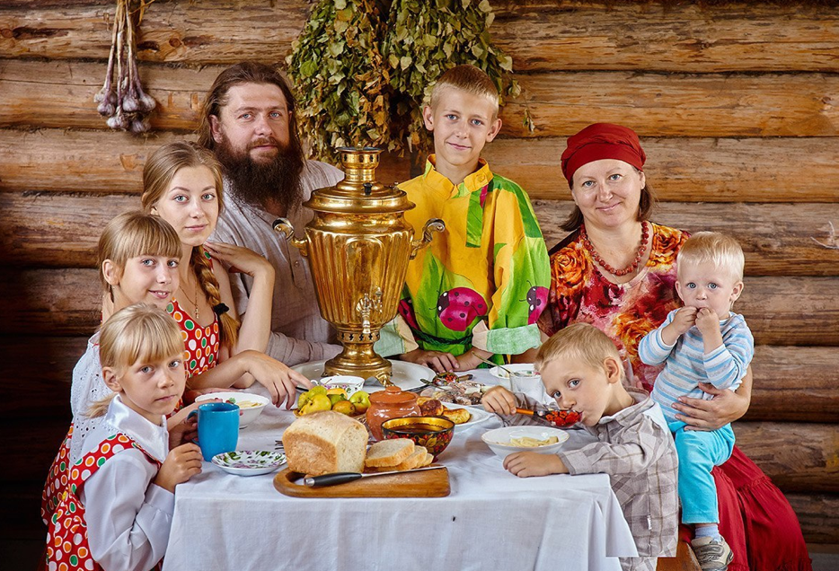 Русская семья. Фото из открытых источников
