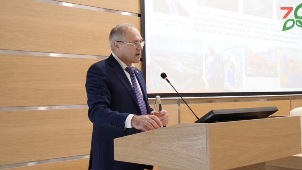     Городскую клиническую больницу №7 Казани переименуют в честь умершего экс-министра здравоохранения Татарстана Марата Садыкова. Такое решение было принято на медицинском совете, где подводились итоги деятельности за 2022 год.