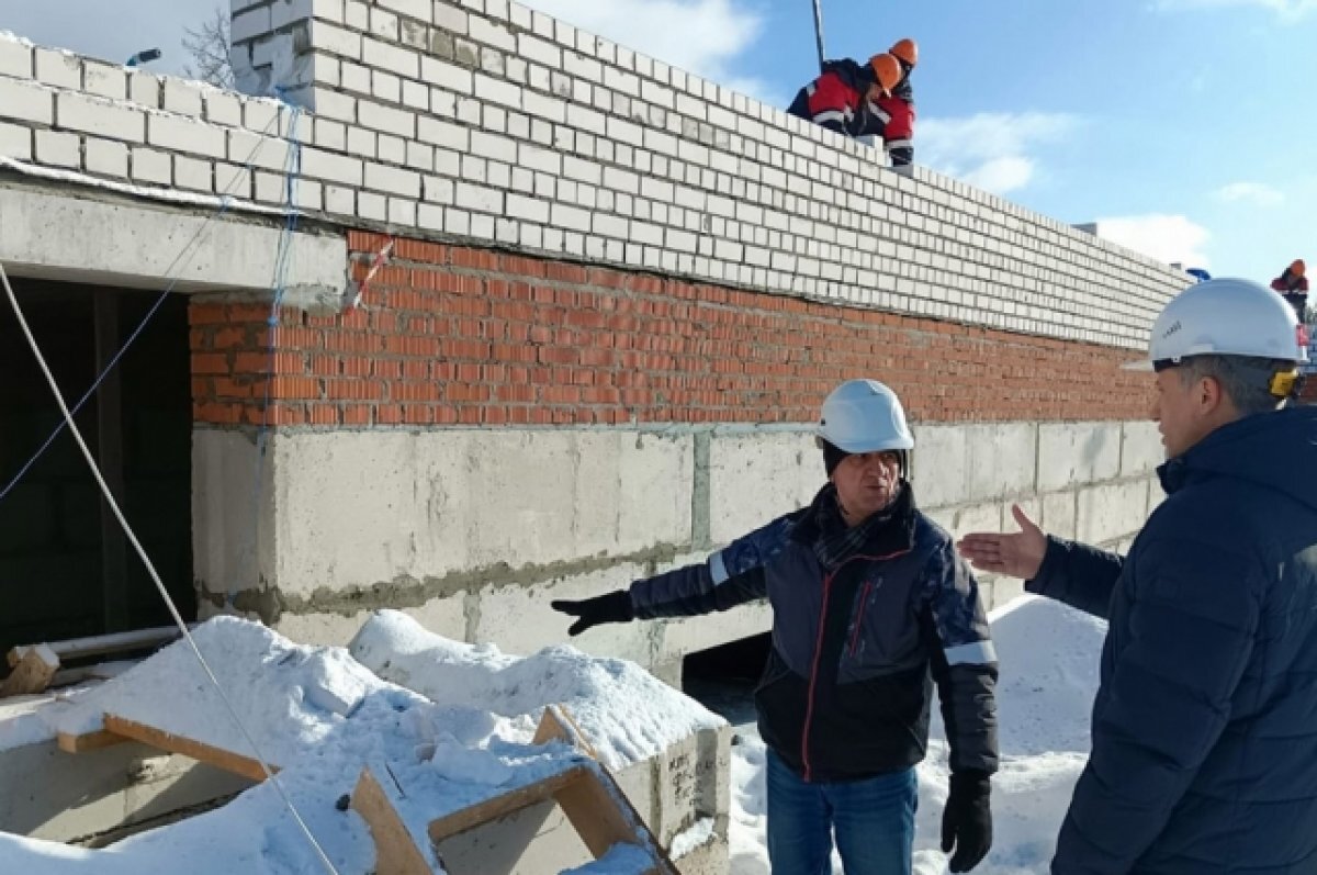   Мэр Гусь-Хрустального следит за строительством новой школы в прямом эфире