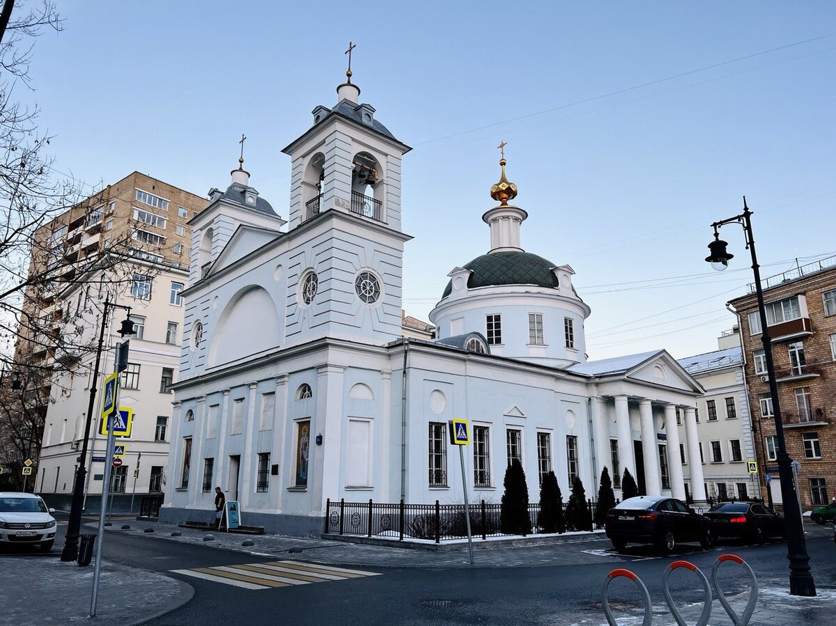 Церковь Успения Пресвятой Богородицы на Могильцах