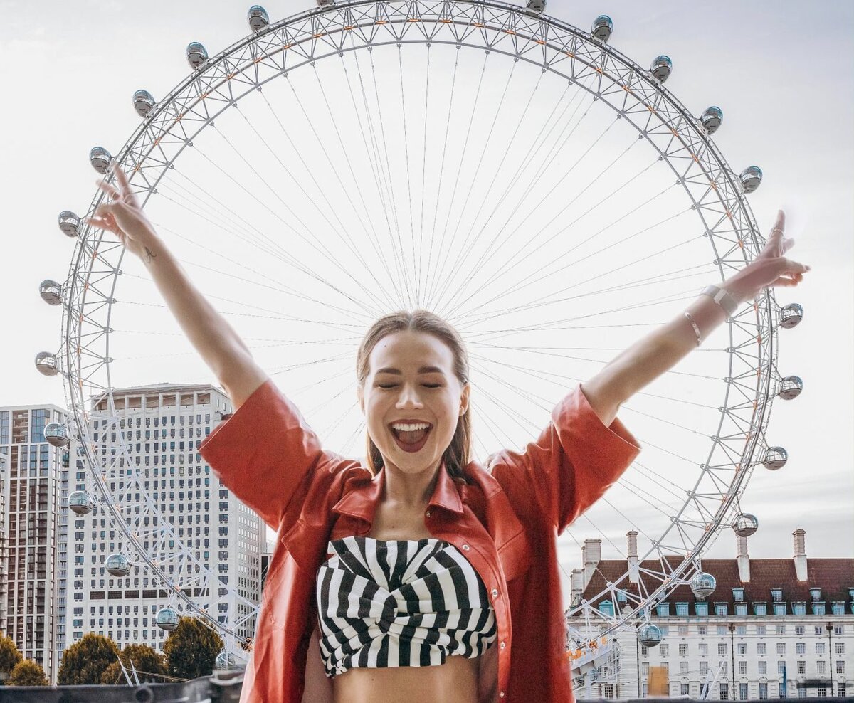 Лерчик или Валерия Чекалина 