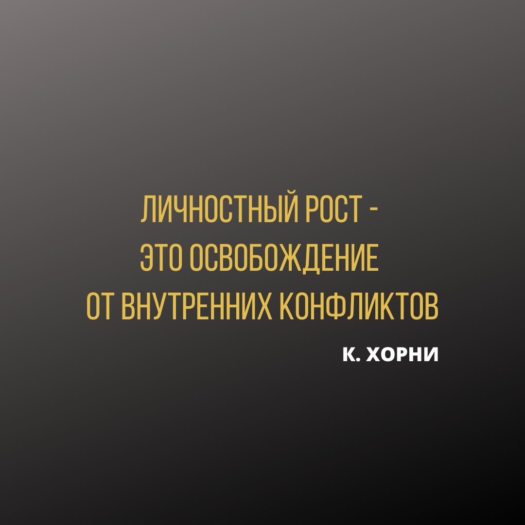 Макрофотография выстрел из молодой кавказской женщины в соломенной шляпе, нежно касаясь ее лицо