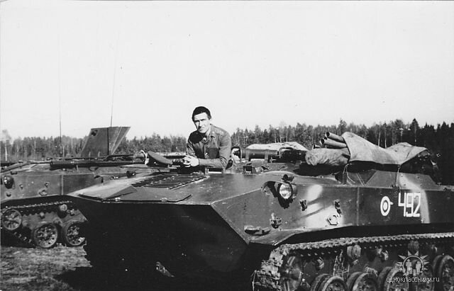 Прапорщик с нашей роты,забыл фамилию,командир Сороки