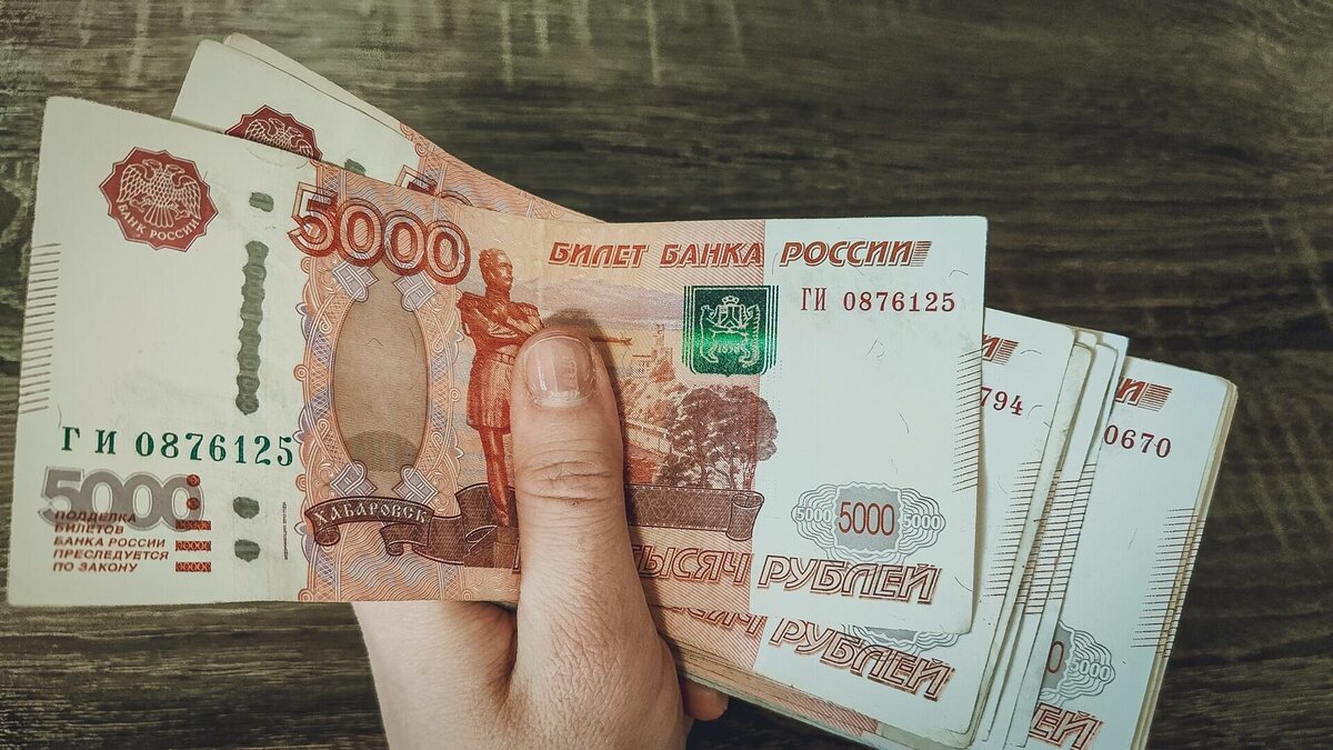     Директор центра детского творчества необоснованно премировала подчиненных, а затем забирала у них деньги в Городищенском районе Волгоградской области, сообщает региональное СУ СКР. Следователи возбудили уголовное дело, в доме у женщины провели обыски.
