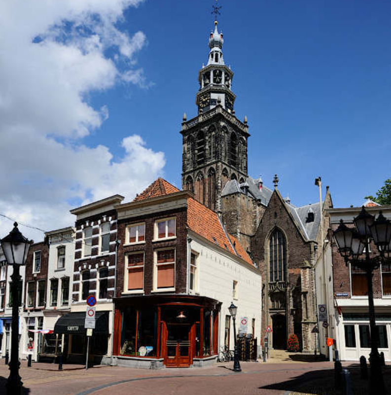 Торговая площадь и церковь Иоанна Крестителя