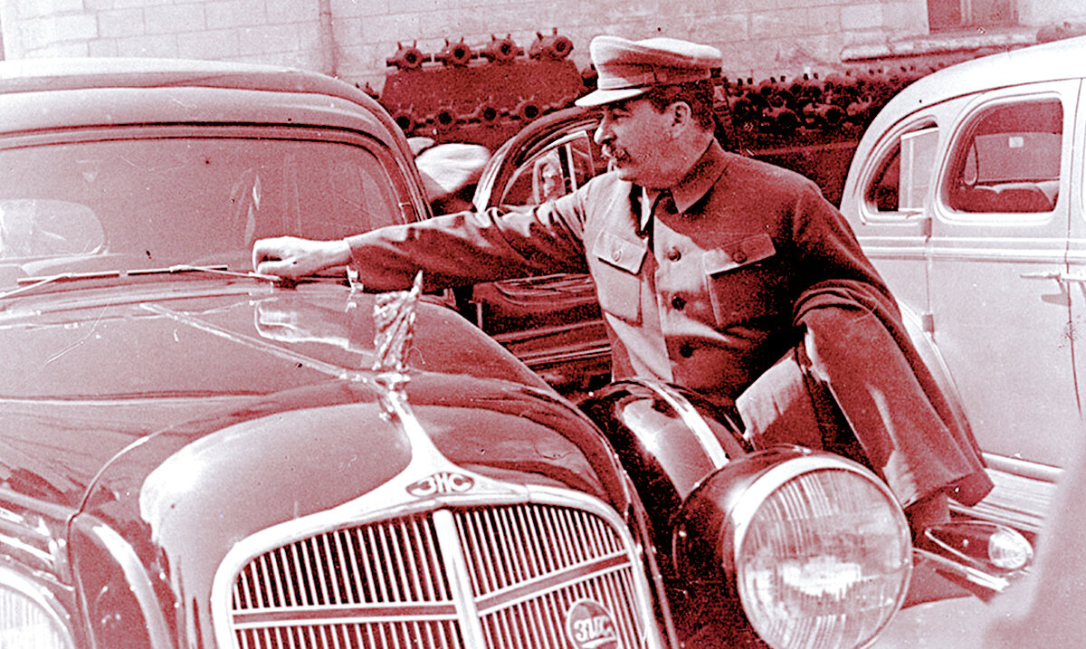 "Отец народов" и его лимузин ЗИС-101.