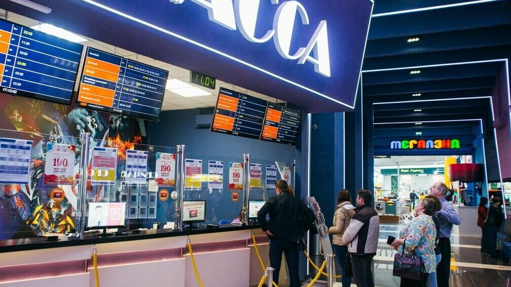     Крупнейший в России кинопрокатчик «Централ партнершип» (ЦПШ, входит в «Газпром-медиа») создал кинотеатральный формат "Космакс".