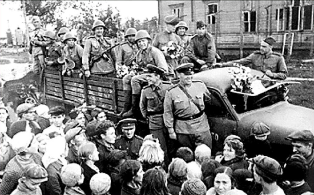 Освобождение сталино 1943. День освобождения донбасса 1943 год. Освобождение донецка в 1943 году. Донбасс освобожден плакат. Освобождение донецка сталино.
