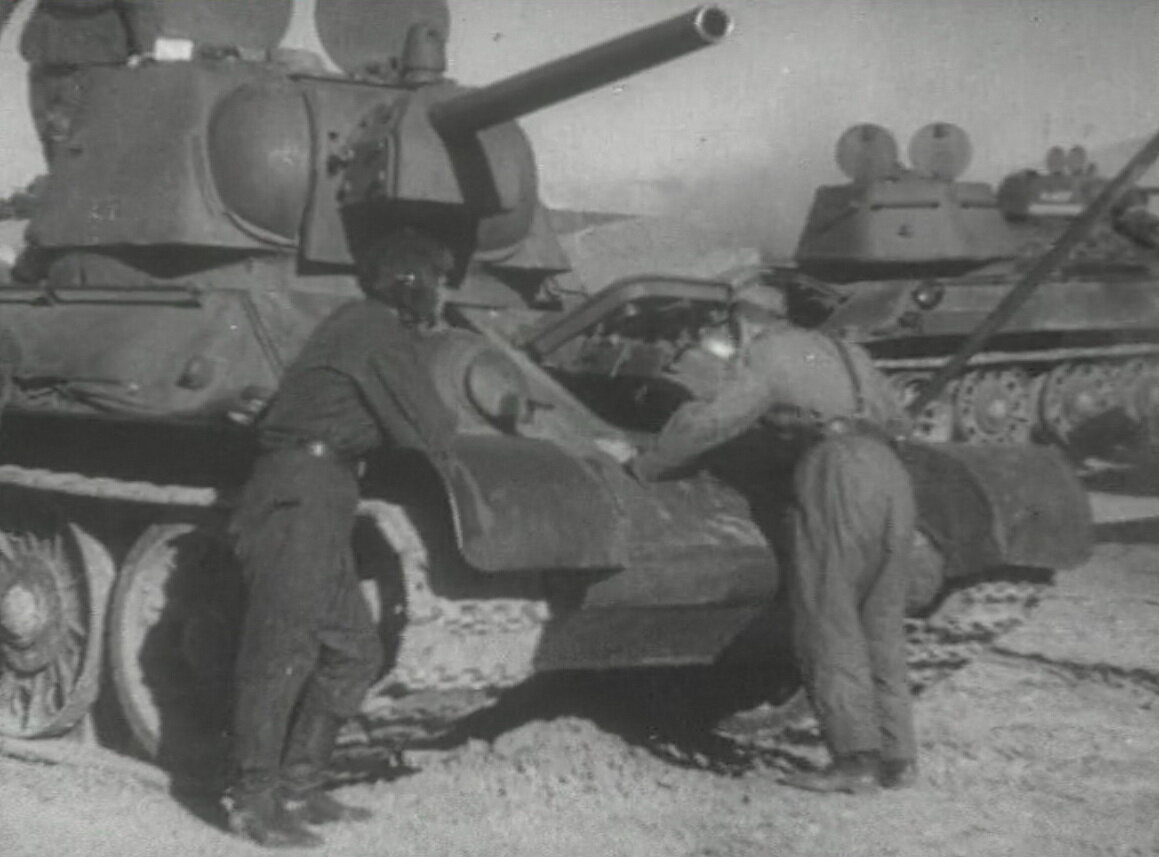 Танки Т-34/76 "Микки Маус". Кадр из фильма
