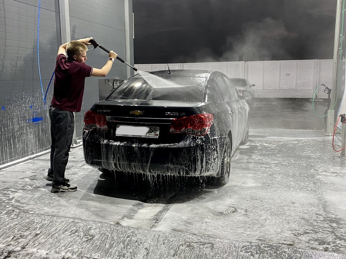 Когда можно мыть машину. Помыть машину. Моет машину. Самостоятельная мойка машины. Мытье машины самому.