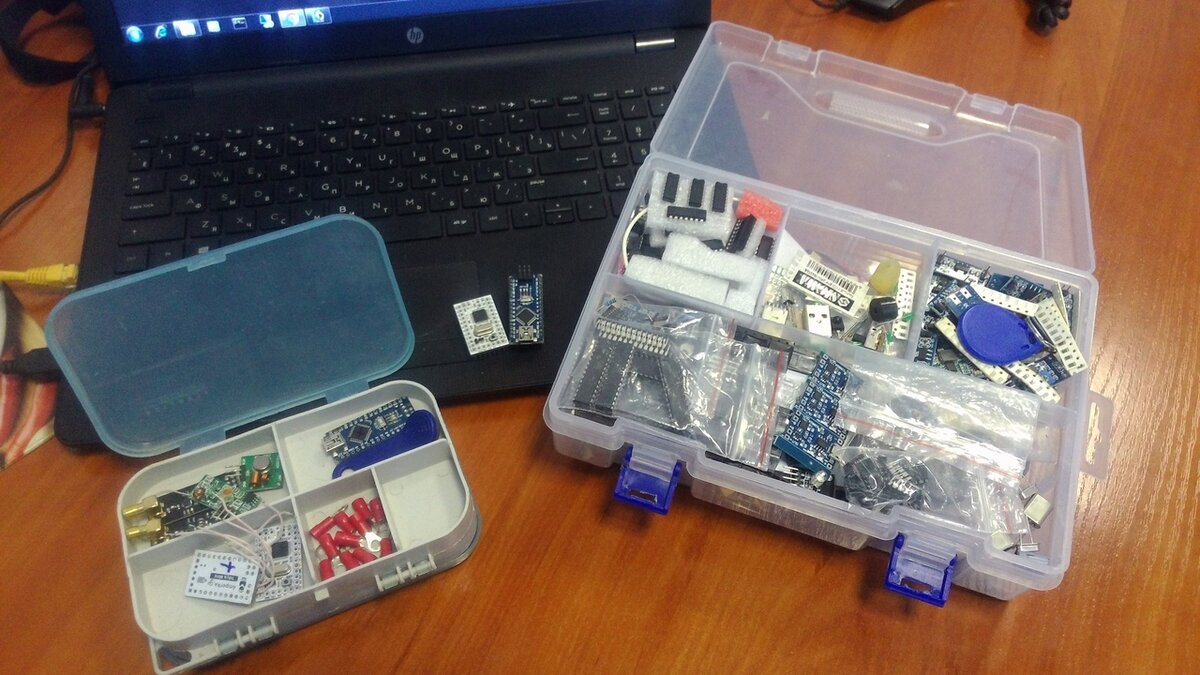 К обучению программированию можно подойти по разному. Но общее и объединяющее все подходы , как ни странно будет одно - энтузиазм! 