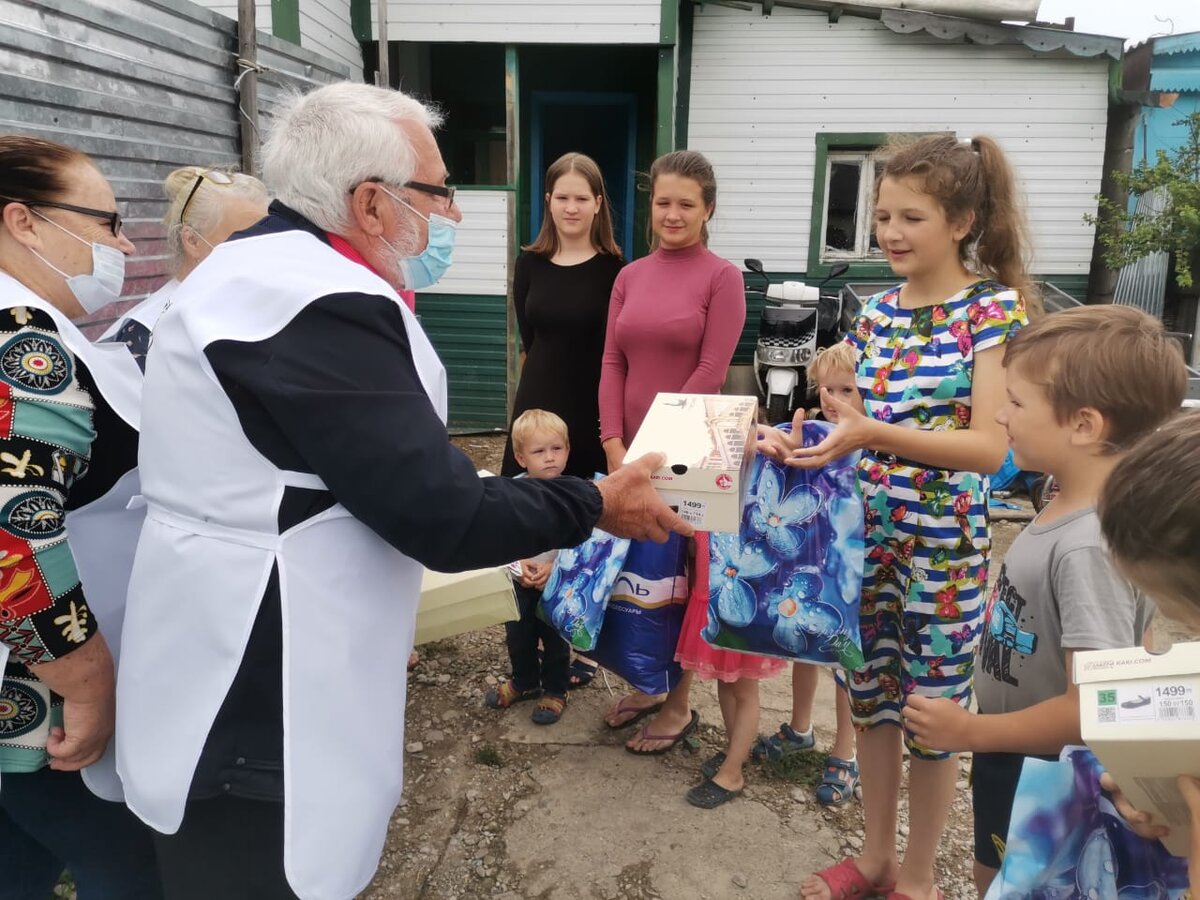 «Серебряные волонтёры» помогли собраться в школу детям в с. Птичник ЕАО