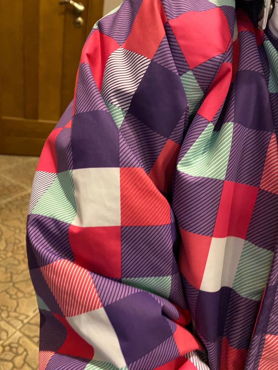 Так выглядит курточка вблизи.