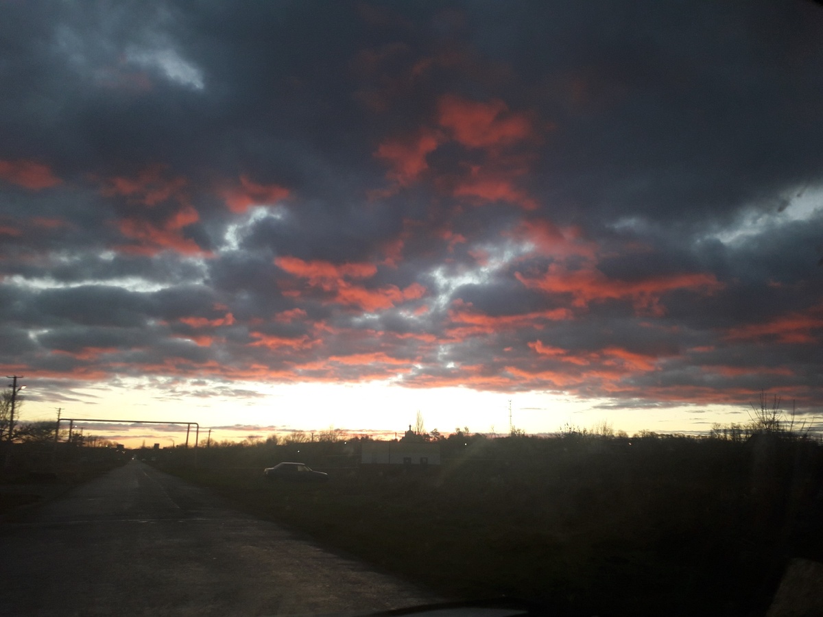 Мир это кусочек сладкого пирога, который если ты захочешь можешь просто взять себе