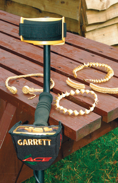 Клад, найденный Давидом Бутом с помощью ACE 250, датируется IV веком до н. э.