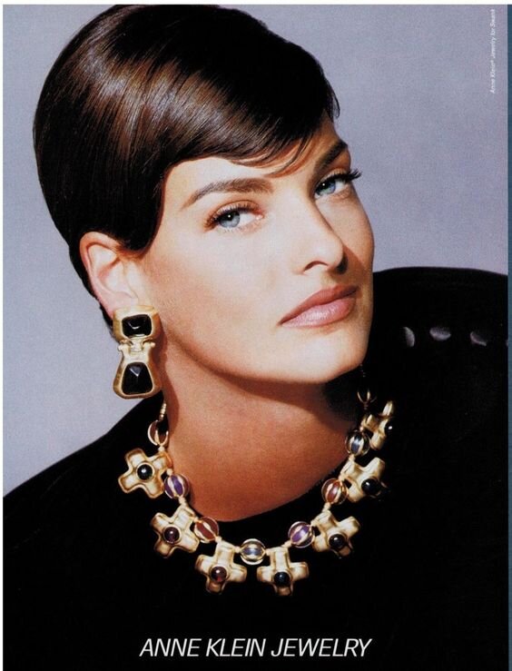 Линда Евангелиста для рекламы Anne Klein Jewelry 1990.