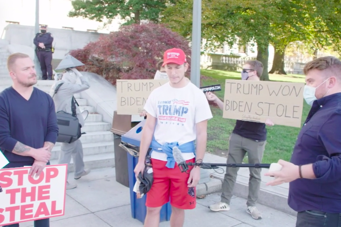 "Trump won. Biden stole. - Трамп выйграл. Байден украл"