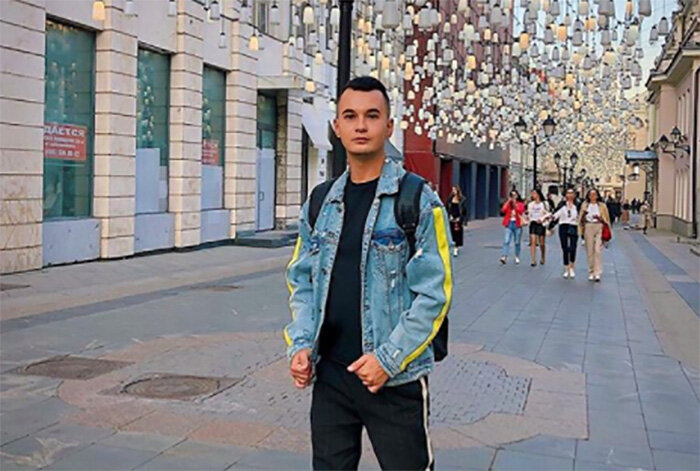 Ведущий Дома 2 в отпуске или уволен?