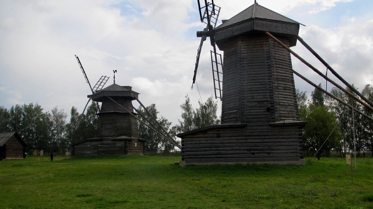 Пример столбовой ветряной мельницы (фото из личного архива) 