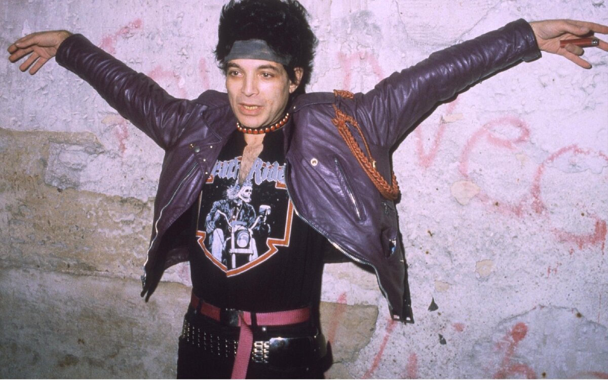 фото: https://www.telegraph.co.uk/obituaries/2016/09/15/alan-vega-artist-and-punk--musician--obituary/