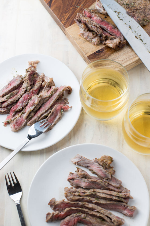 Белое вино со стейком