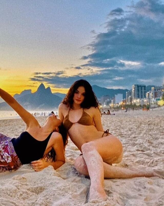 Дева и Сабрина