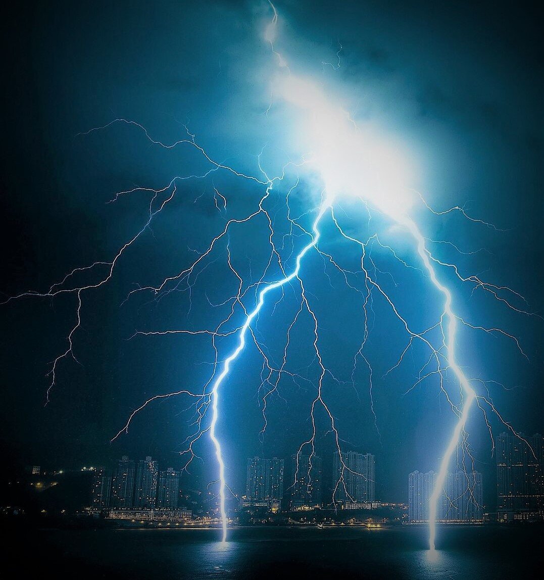 Молния - поразительное и опасное явление