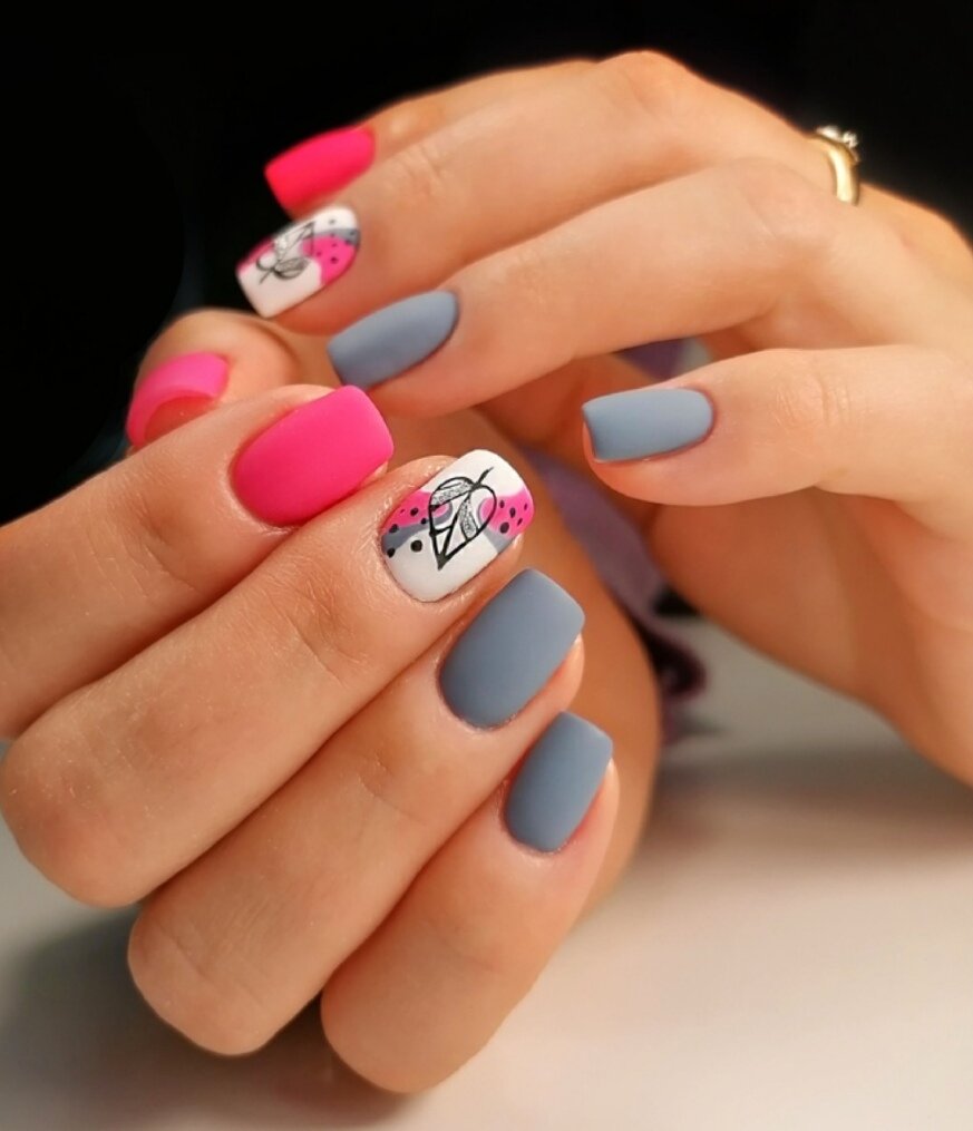 Цветная абстракция  плюс рисунок черным цветом стилизованных листиков