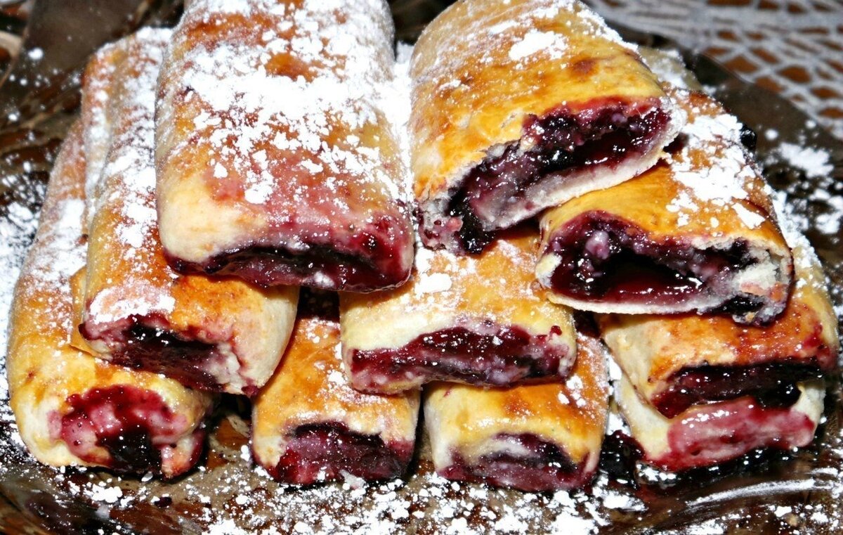 Пирог с творогом и вареньем