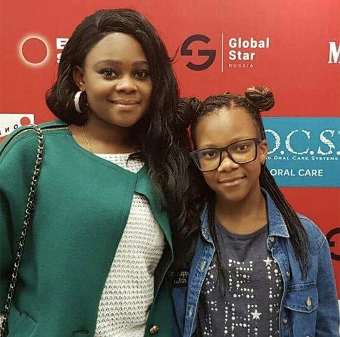 Похожа на маму, талантливая как папа: как выглядит 13 - летняя дочь ...