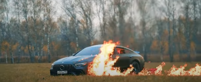 Сжигает Мерседес сл