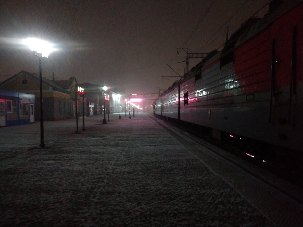 Я с электровозами в метель