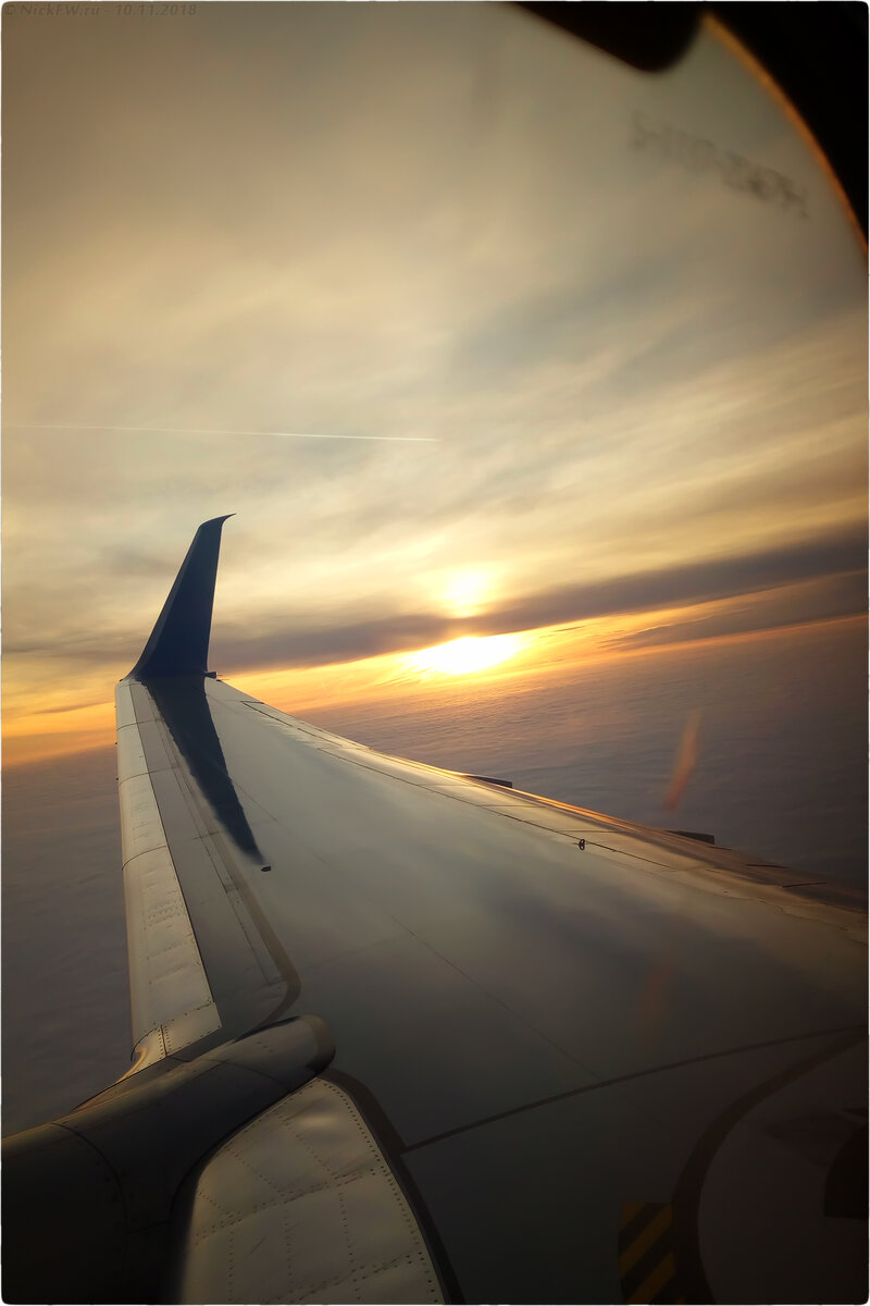 2. Рассвет из иллюминатора [© NickFW.ru - 10.11.2018г.]