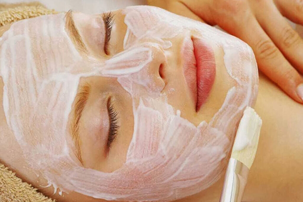 Источник: https://101hairtips.com/uhod-za-licom/fermentativnyj-piling-cto-eto-takoe-fermentnyj-piling.html